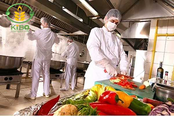 بررسی استانداردهای آشپزخانه های صنعتی 